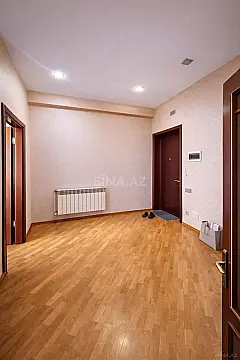 Satılır 3 otaqlı mənzil 130 m²