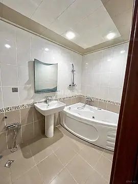 Satılır 3 otaqlı mənzil 130 m²