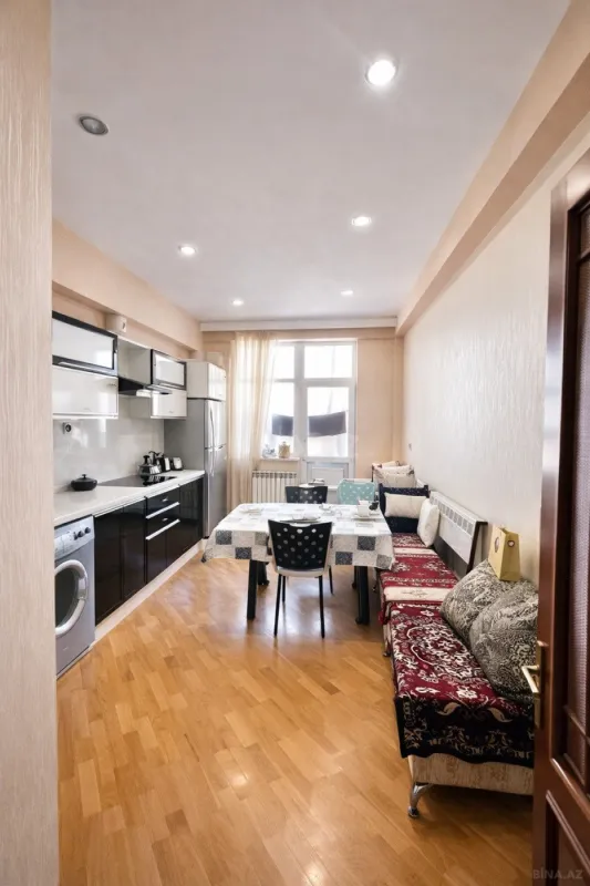 Satılır 3 otaqlı mənzil 130 m²