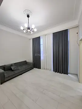 Satılır 2 otaqlı mənzil 42 m²