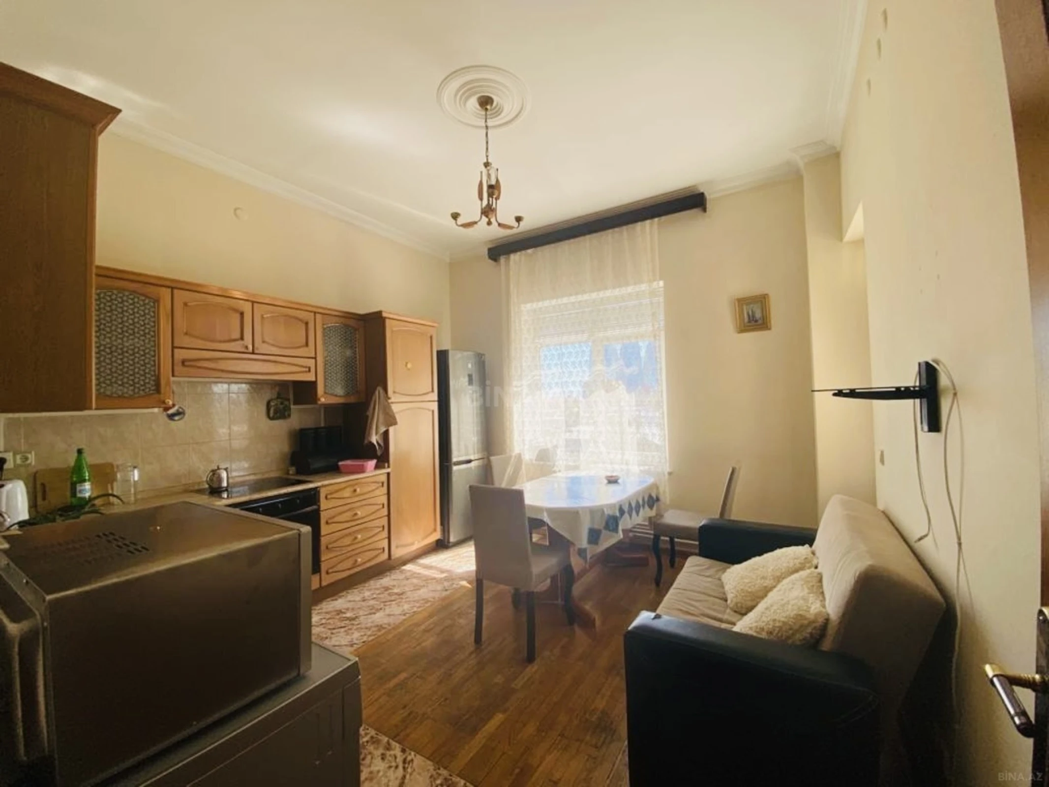 Satılır 4 otaqlı mənzil 220 m²