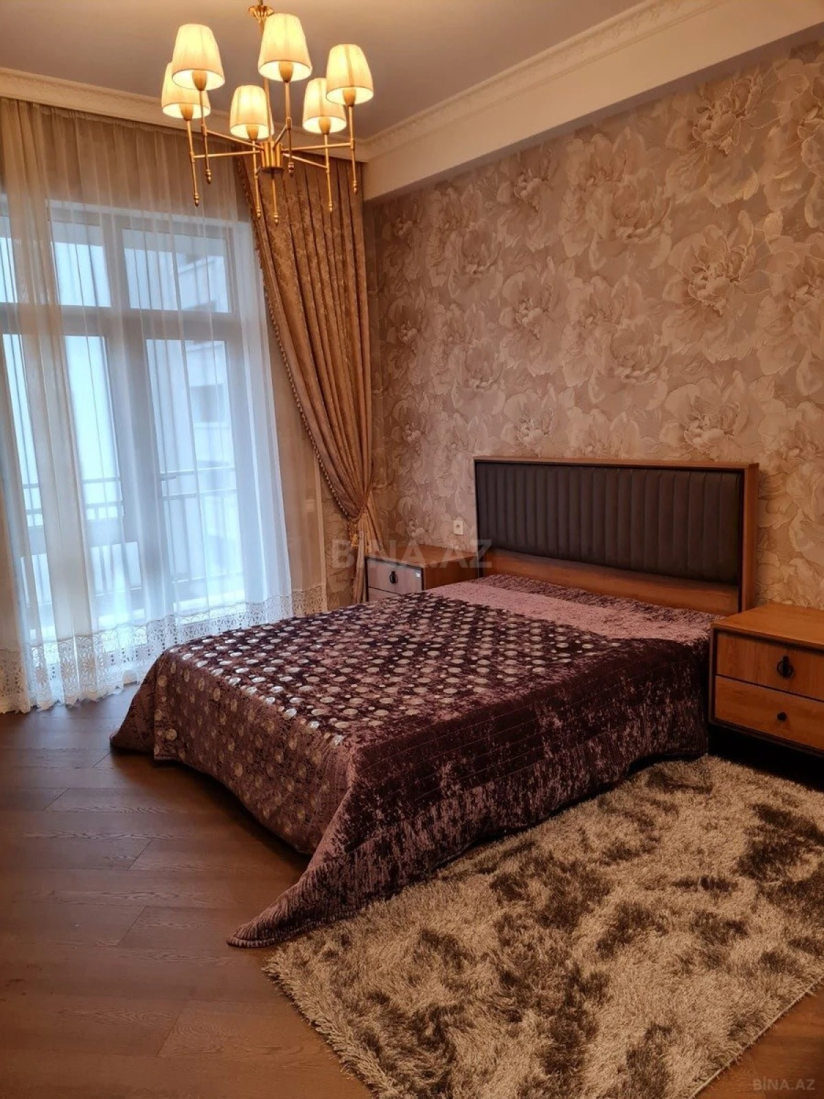 Kirayə verilir 4 otaqlı mənzil 205 m²