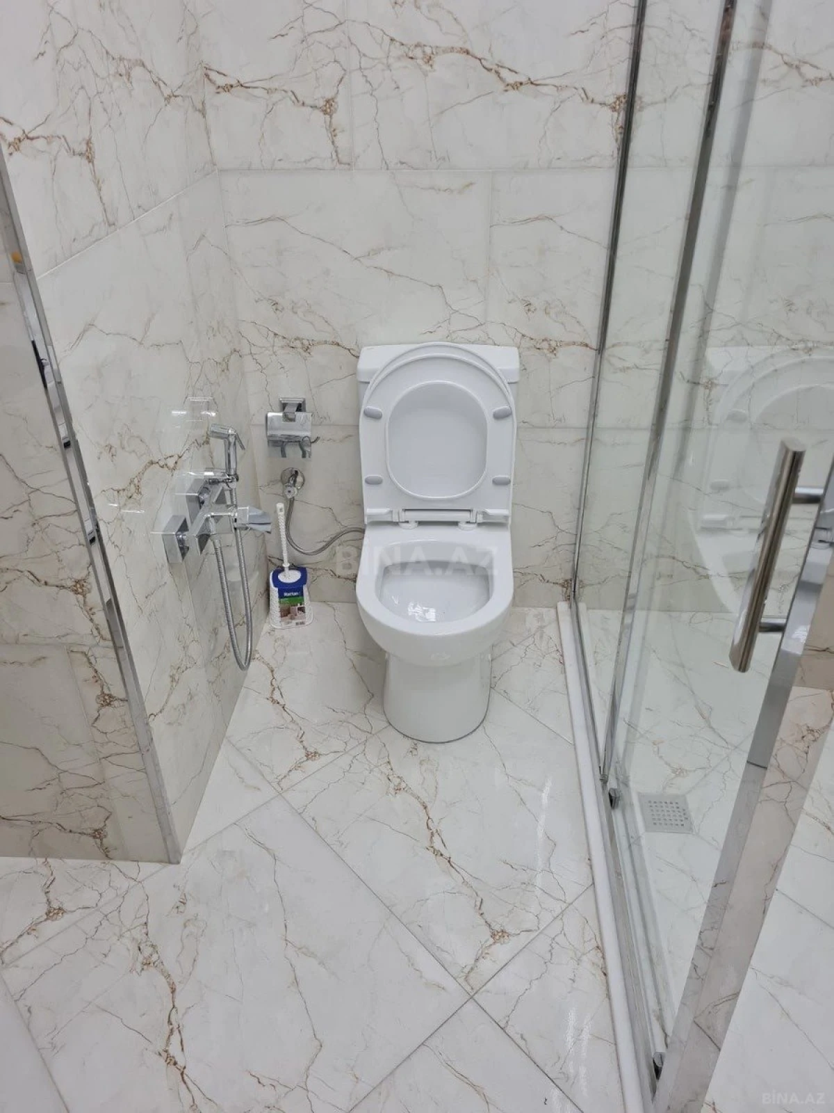 Kirayə verilir 4 otaqlı mənzil 205 m²