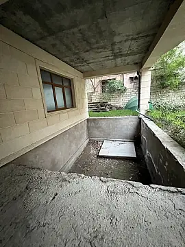 Satılır 10 otaqlı həyət evi 900 m²