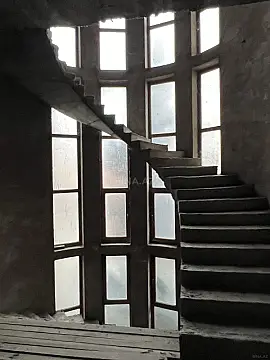 Satılır 10 otaqlı həyət evi 900 m²