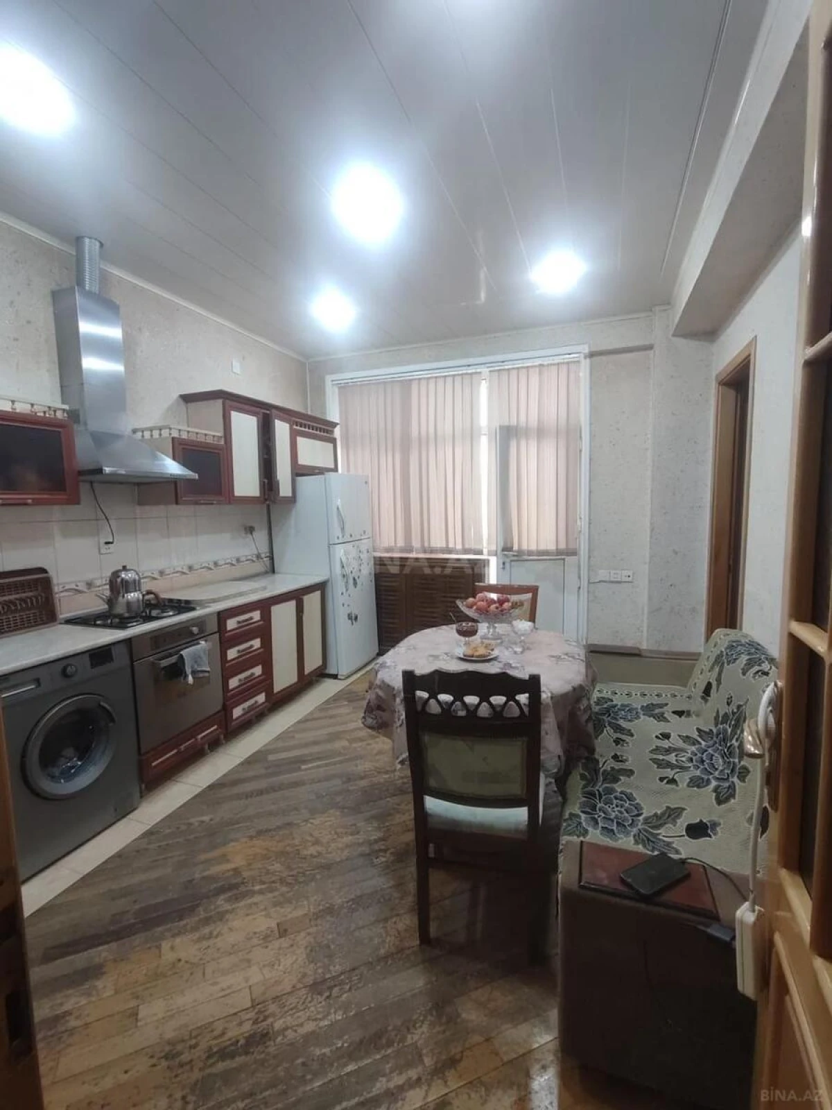 Satılır 3 otaqlı mənzil 104 m²