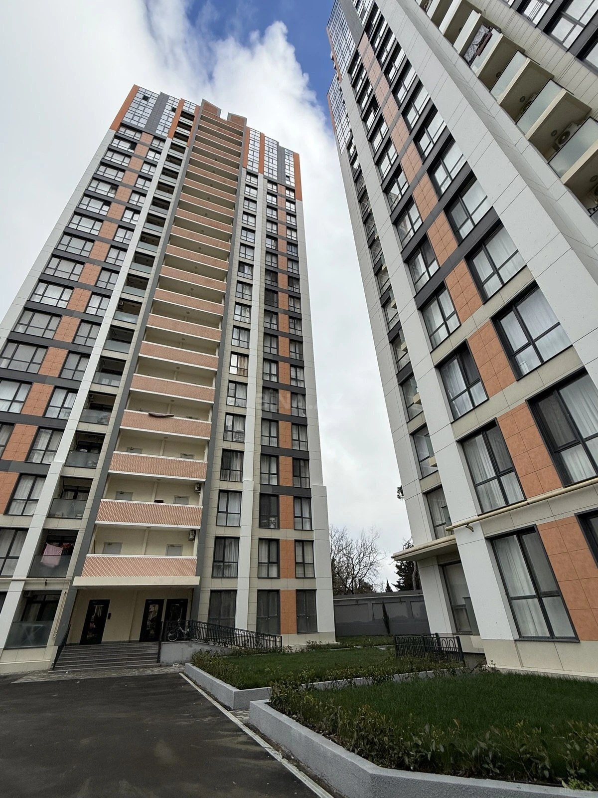 Satılır 3 otaqlı mənzil 66 m²