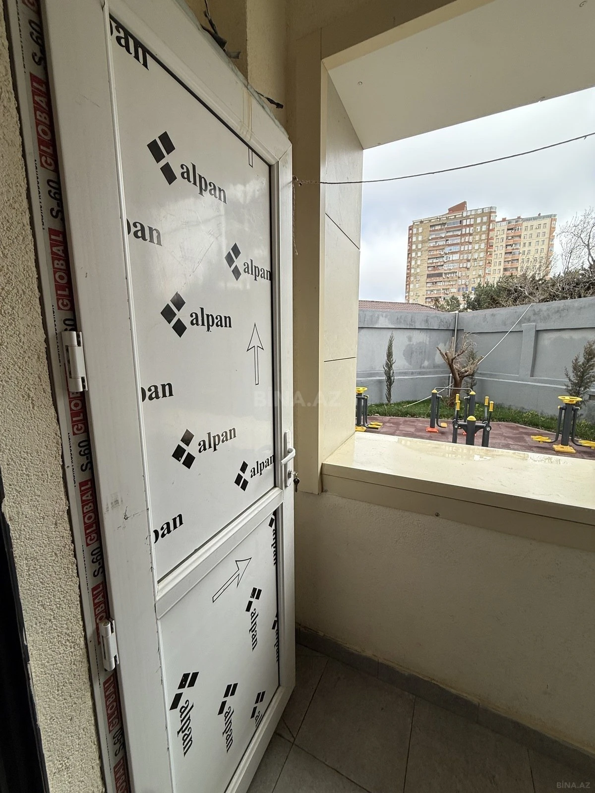 Satılır 3 otaqlı mənzil 66 m²