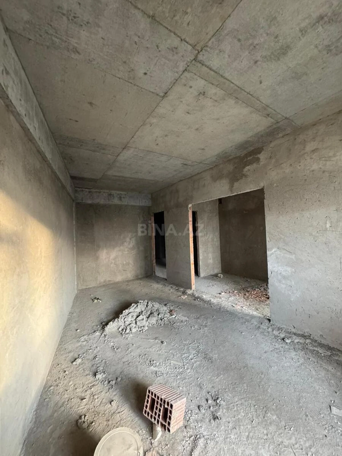 Satılır 2 otaqlı mənzil 92 m²