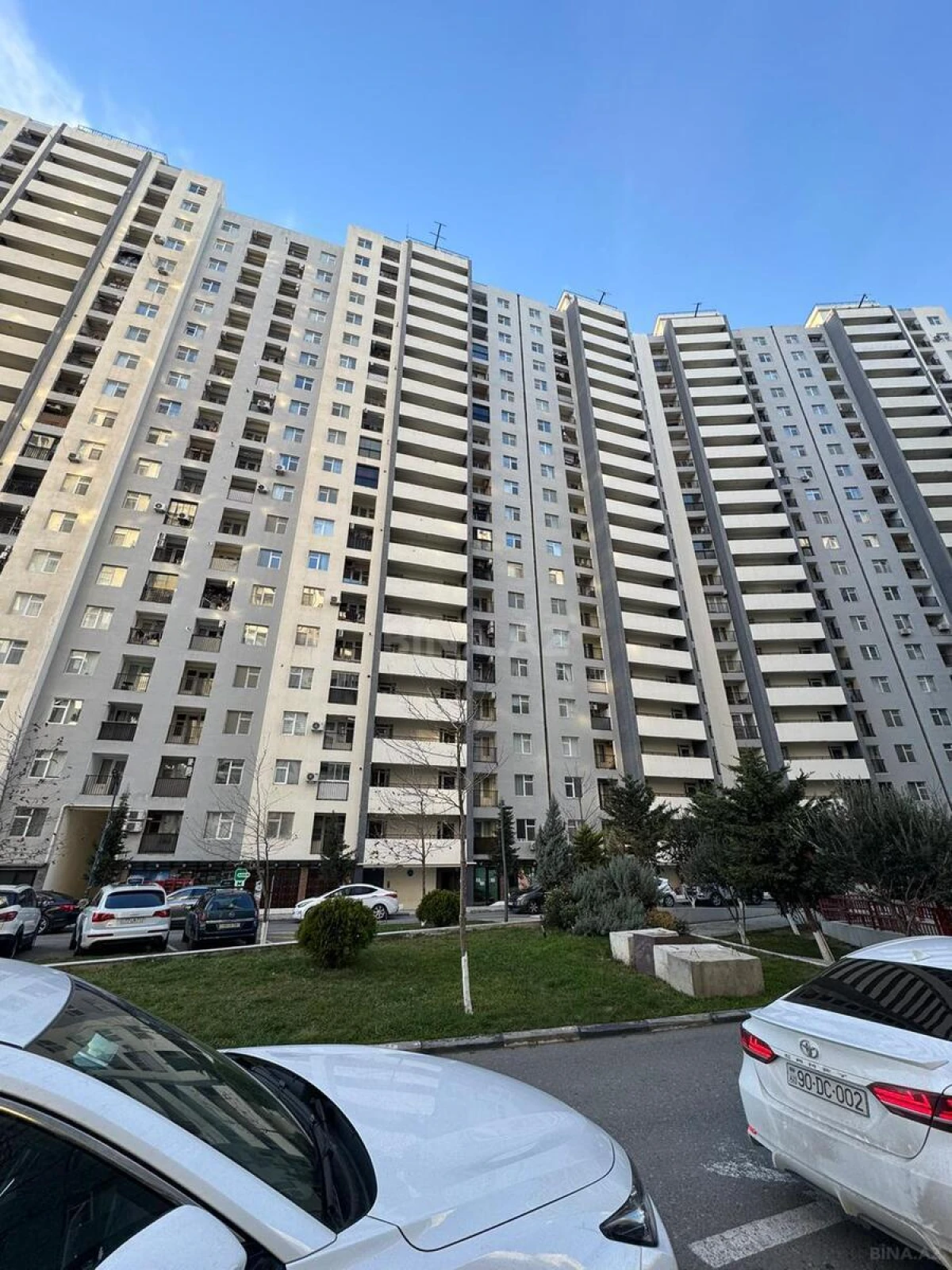 Satılır 2 otaqlı mənzil 92 m²