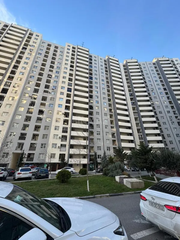 Satılır 2 otaqlı mənzil 92 m²
