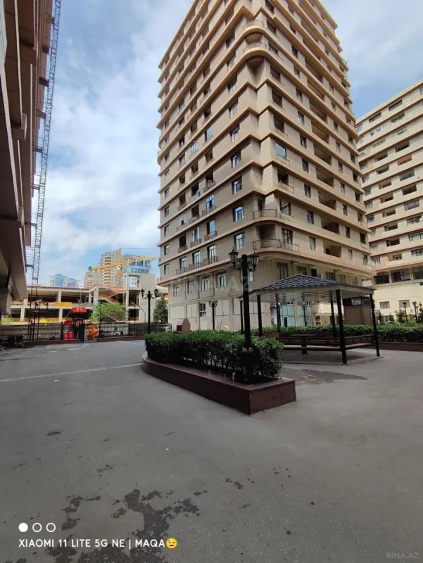 Kirayə verilir 2 otaqlı mənzil 80 m²