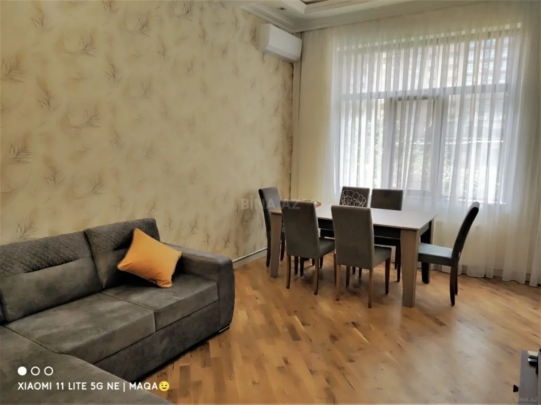 Kirayə verilir 2 otaqlı mənzil 80 m²