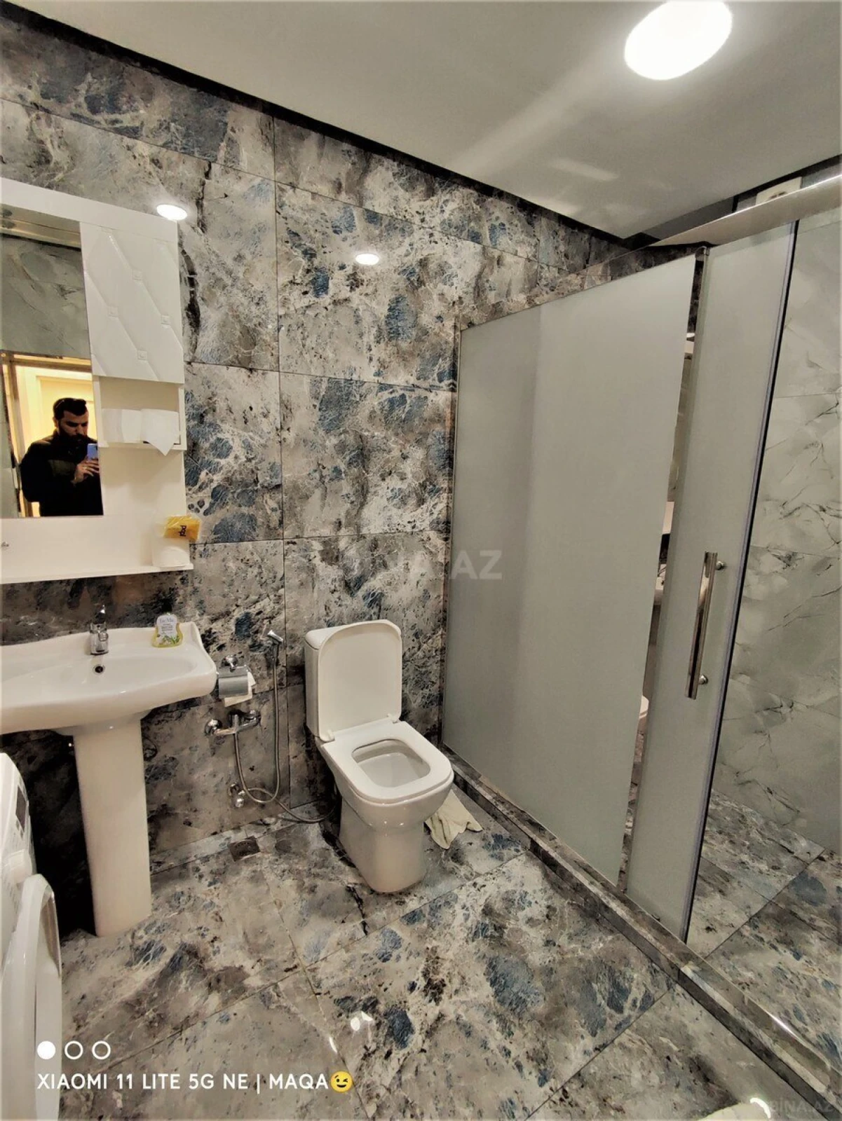 Kirayə verilir 2 otaqlı mənzil 80 m²