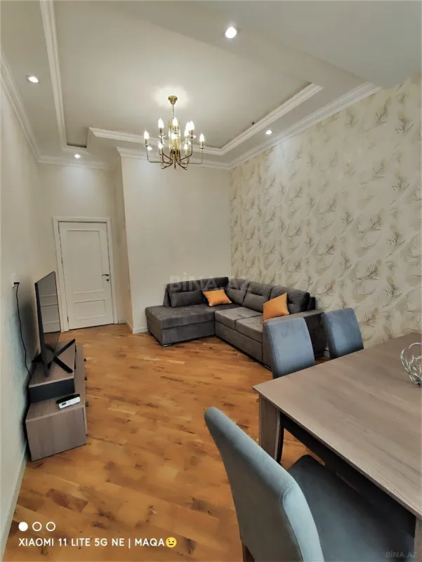 Kirayə verilir 2 otaqlı mənzil 80 m²
