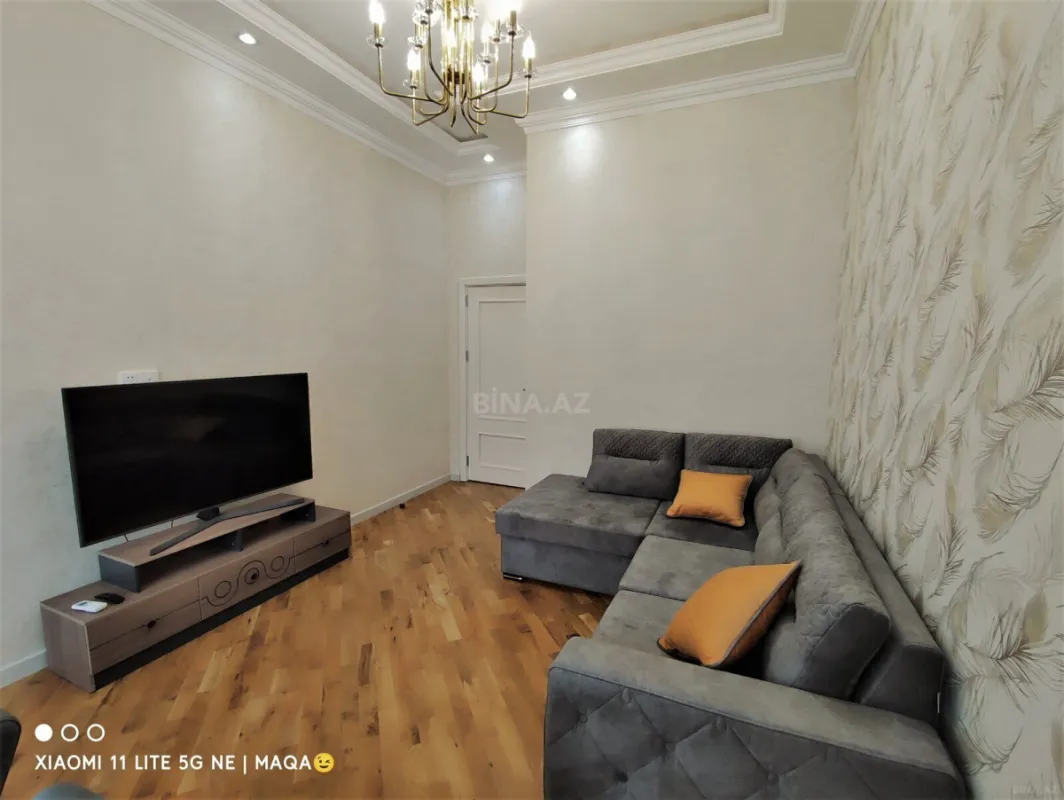Kirayə verilir 2 otaqlı mənzil 80 m²