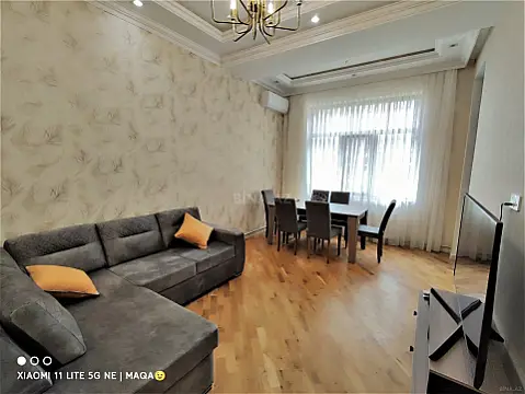 Kirayə verilir 2 otaqlı mənzil 80 m²