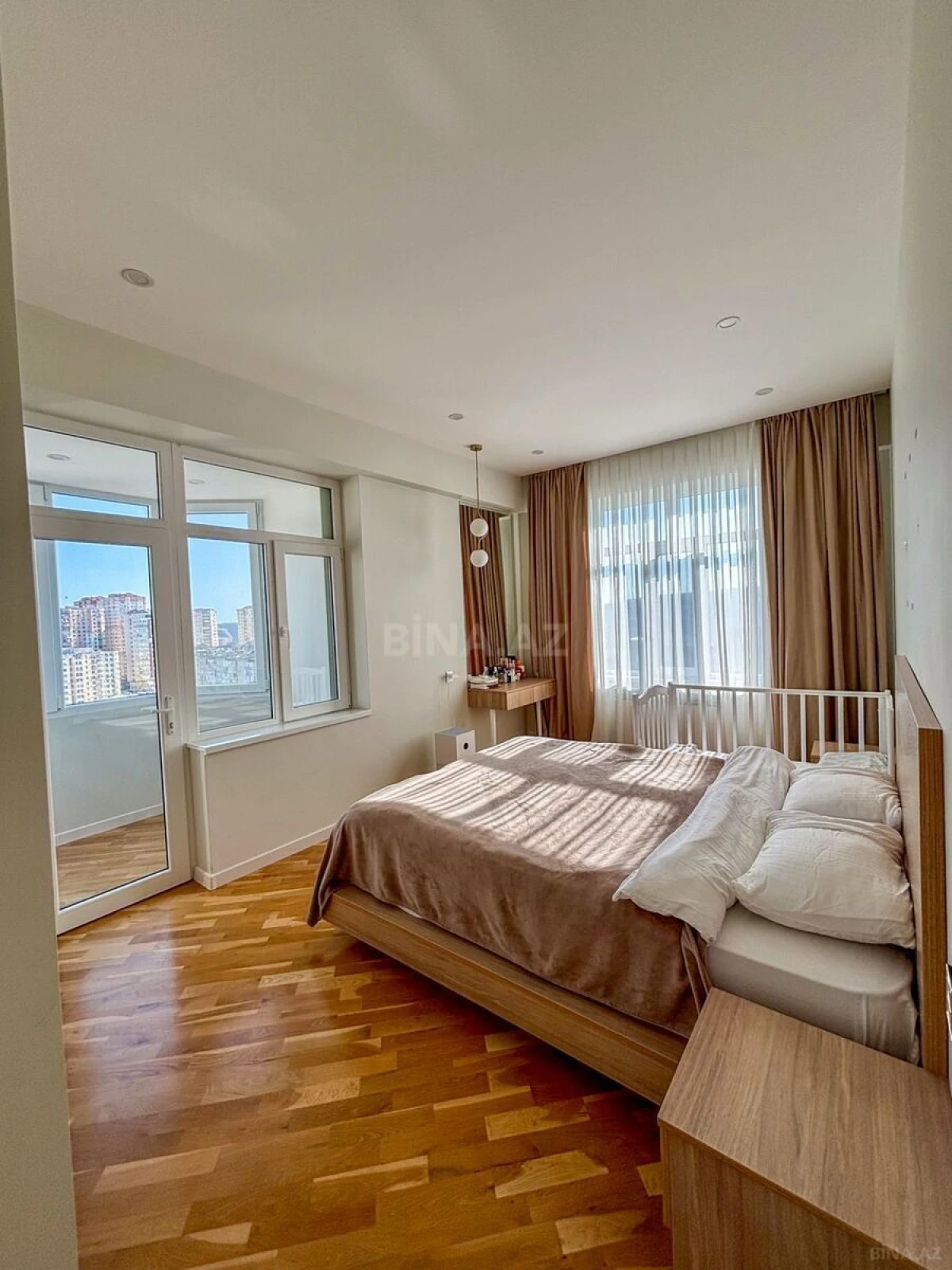 Satılır 2 otaqlı mənzil 95 m²