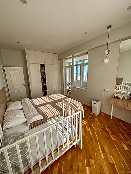Satılır 2 otaqlı mənzil 95 m²