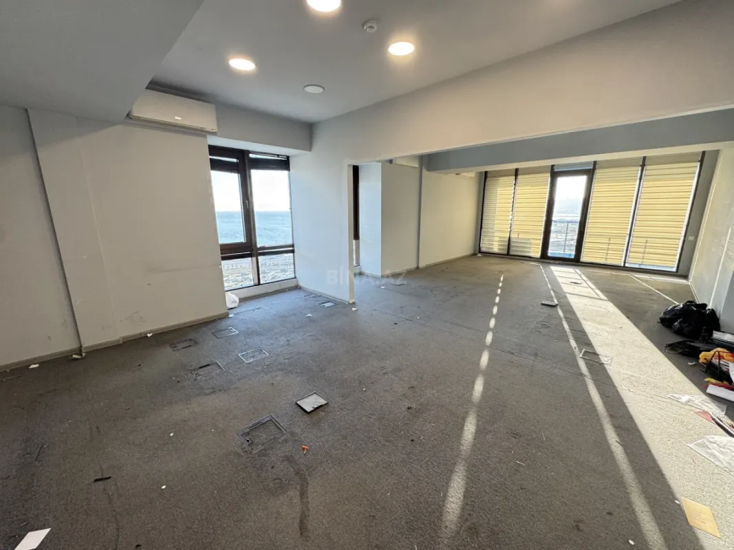Kirayə verilir 8 otaqlı ofis 272 m²