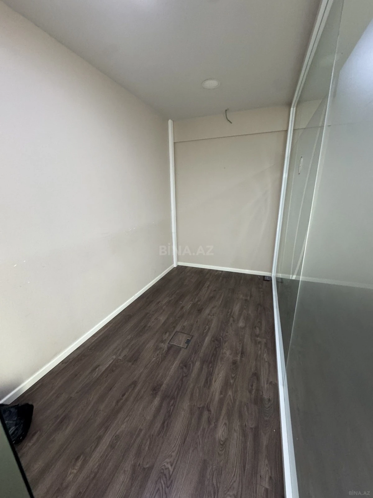 Kirayə verilir 8 otaqlı ofis 272 m²