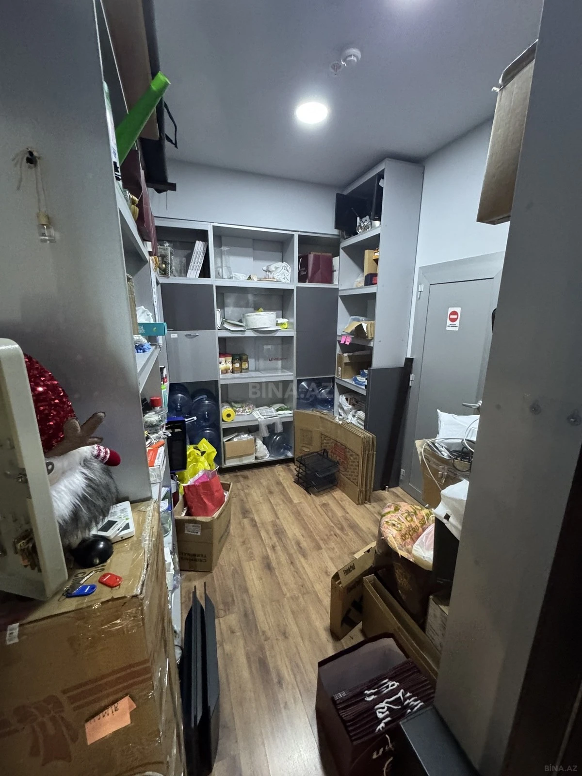 Kirayə verilir 8 otaqlı ofis 272 m²