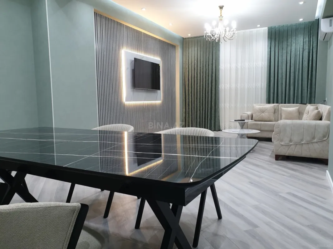 Kirayə verilir 3 otaqlı mənzil 150 m²