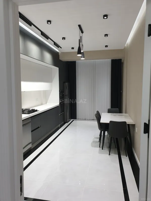 Kirayə verilir 3 otaqlı mənzil 150 m²