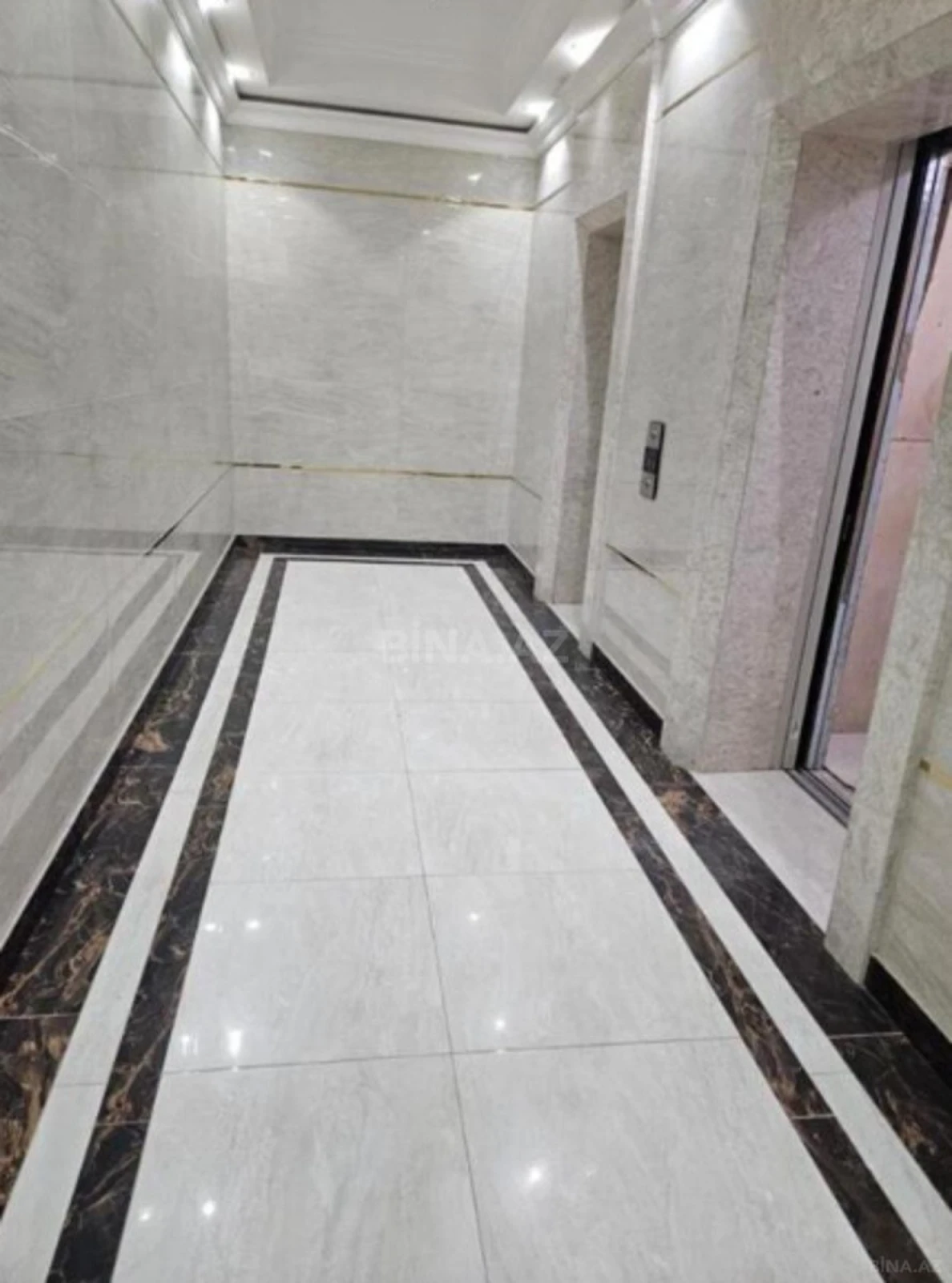 Satılır 2 otaqlı mənzil 99 m²