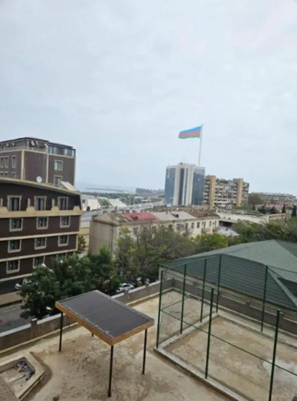 Satılır 2 otaqlı mənzil 99 m²