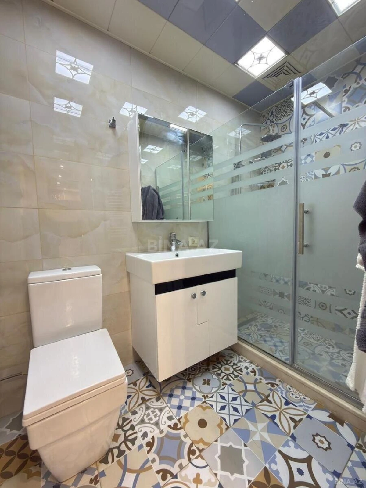 Satılır 2 otaqlı mənzil 72 m²