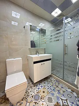 Satılır 2 otaqlı mənzil 72 m²