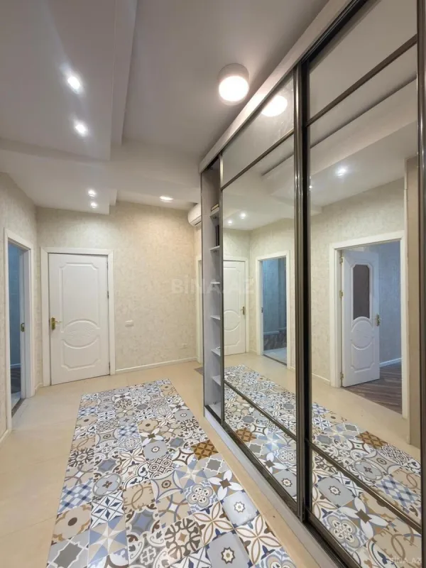 Satılır 2 otaqlı mənzil 72 m²