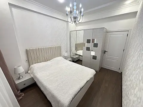 Kirayə verilir 2 otaqlı mənzil 70 m²