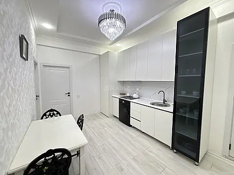 Kirayə verilir 2 otaqlı mənzil 70 m²