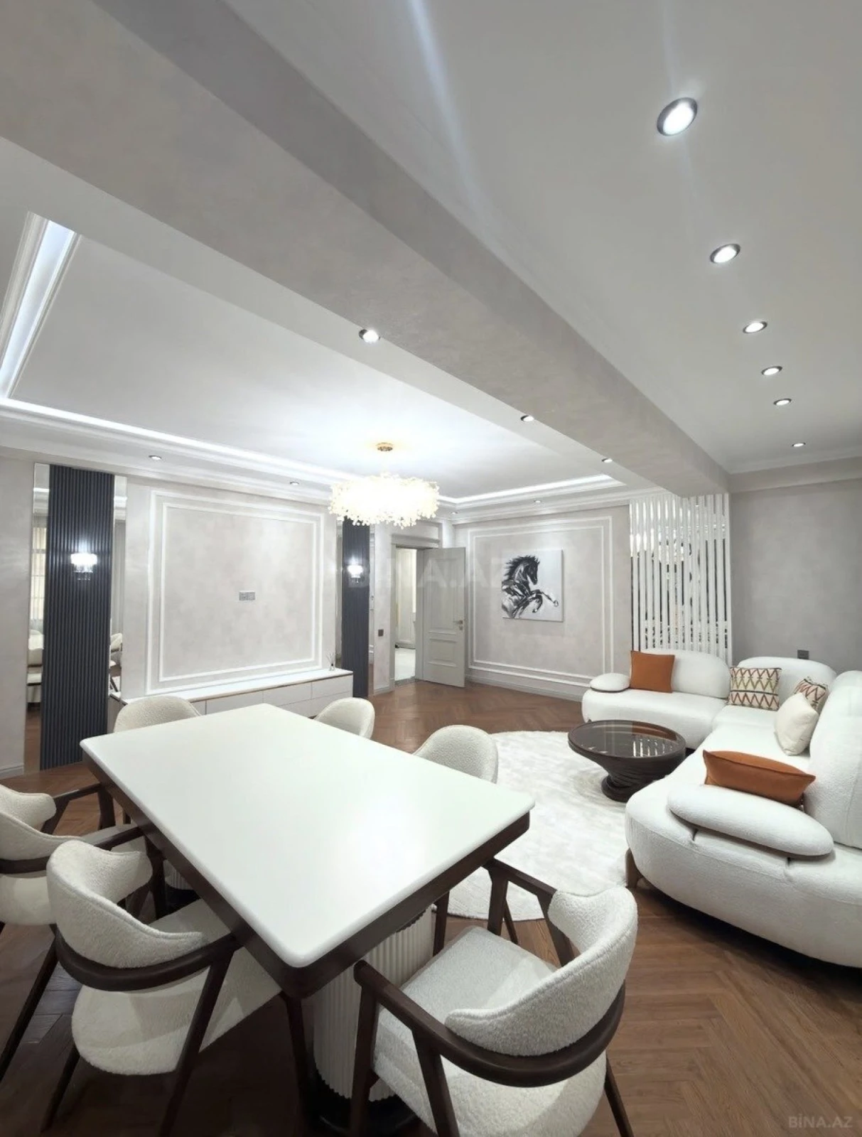 Satılır 3 otaqlı mənzil 138 m²