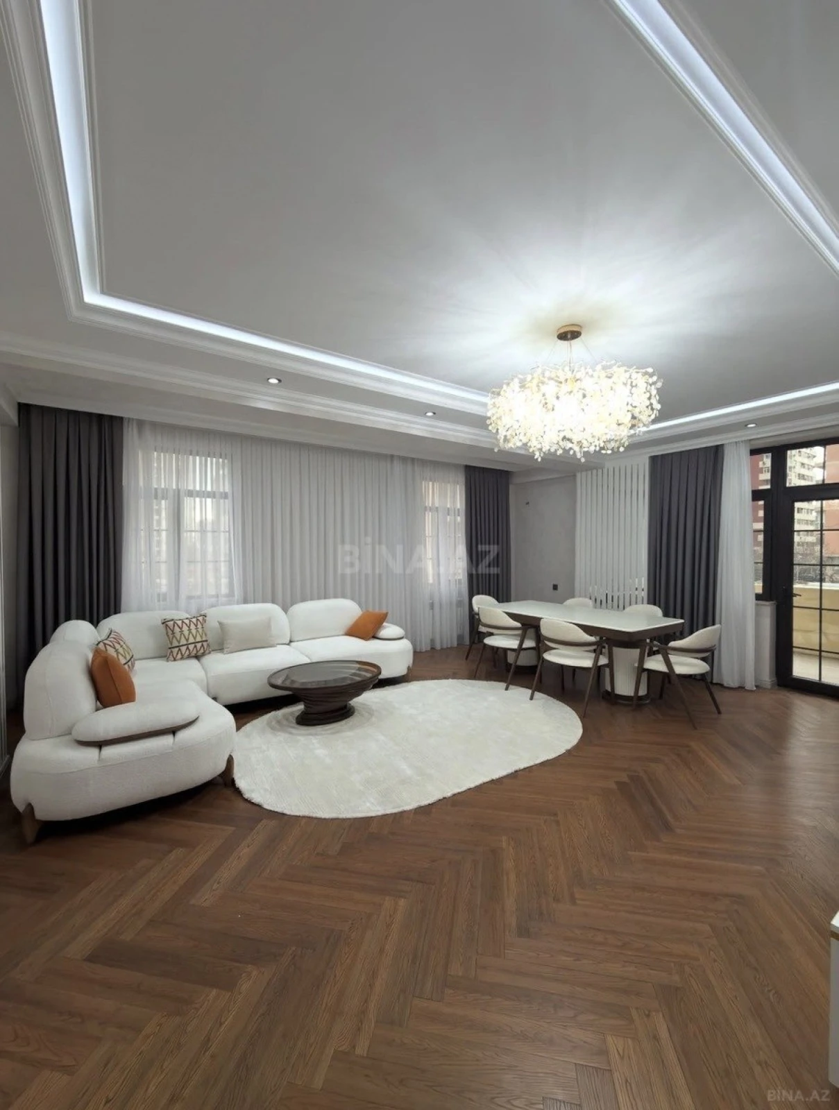 Satılır 3 otaqlı mənzil 138 m²