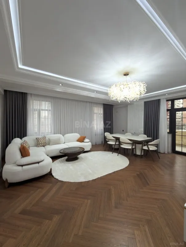 Satılır 3 otaqlı mənzil 138 m²