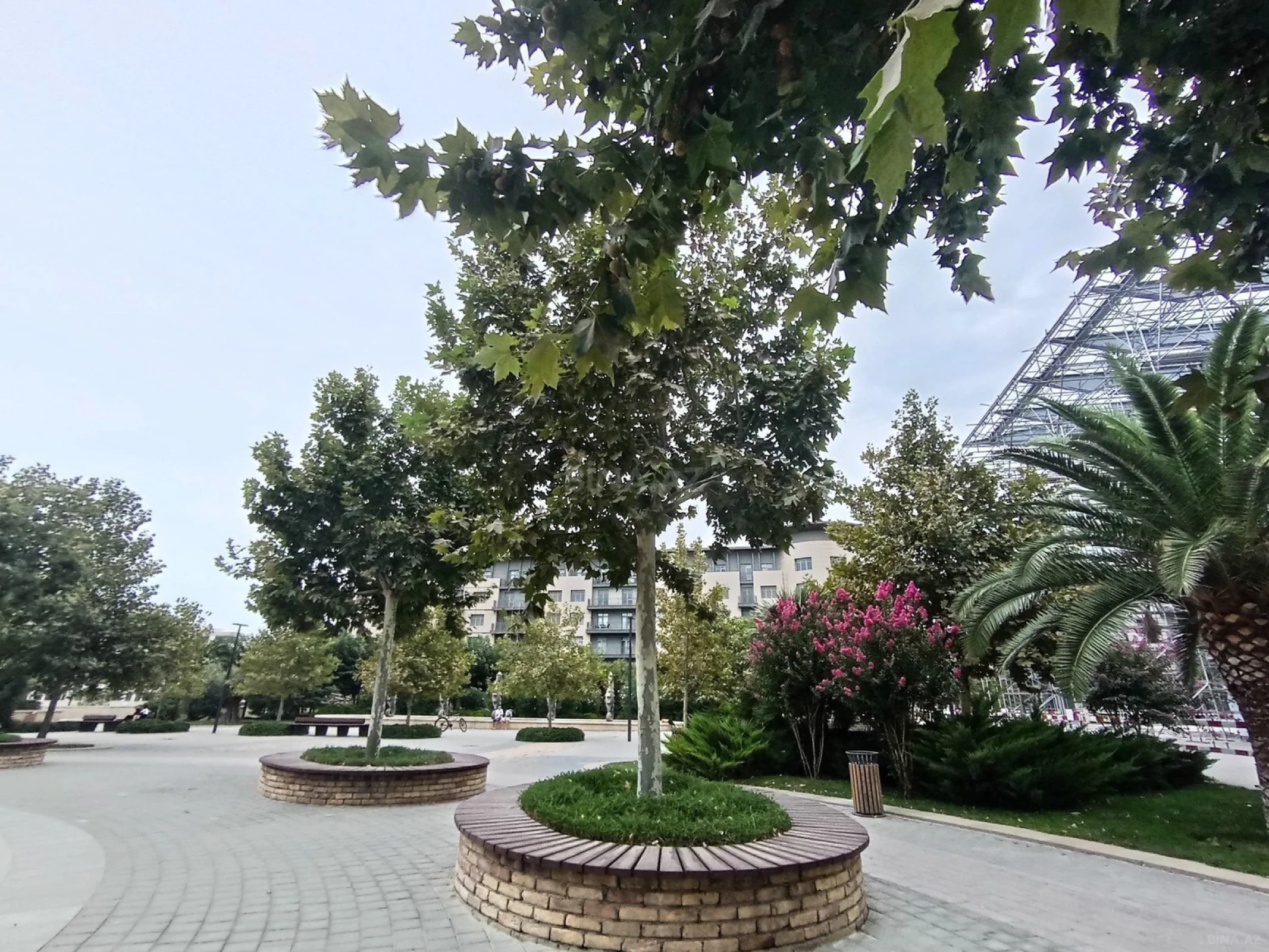 Satılır 3 otaqlı mənzil 128 m²