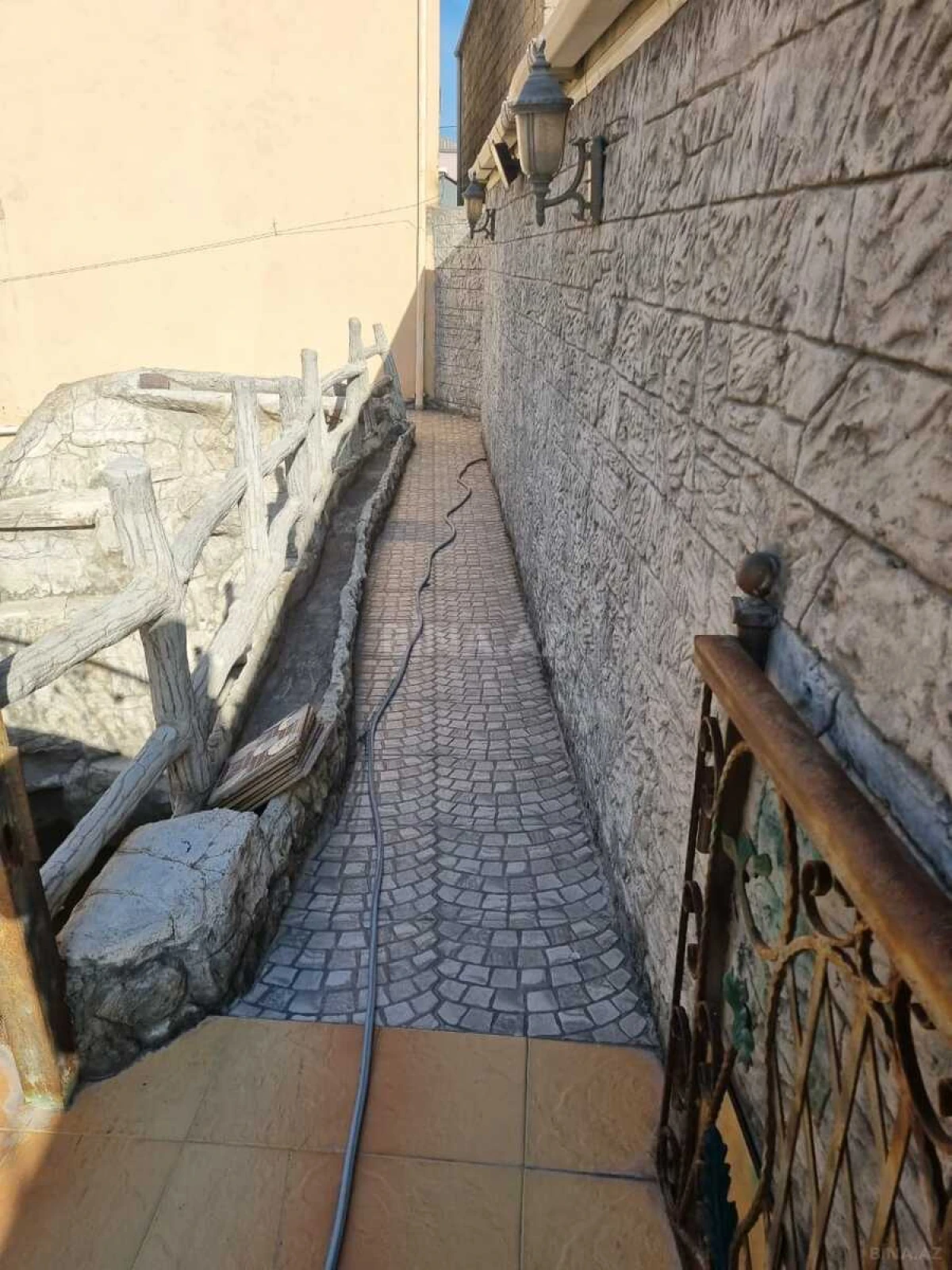 Satılır 6 otaqlı həyət evi 450 m²