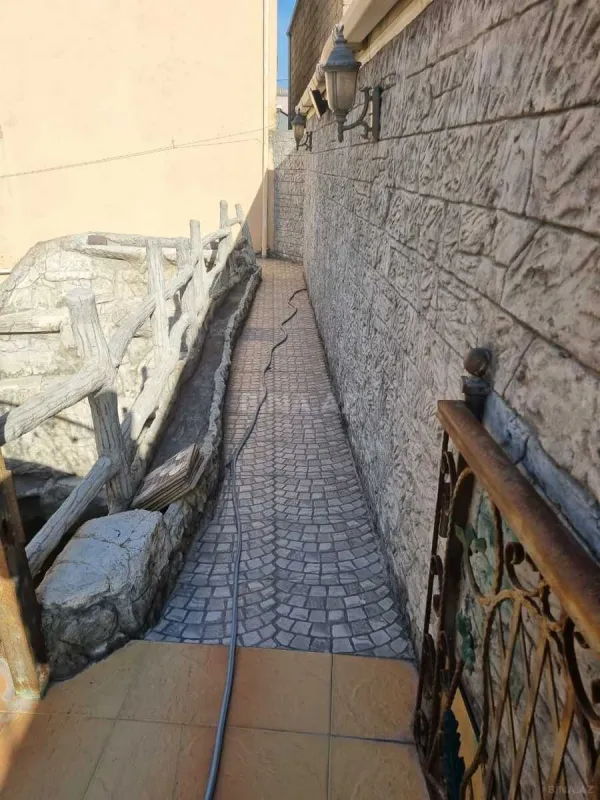 Satılır 6 otaqlı həyət evi 450 m²