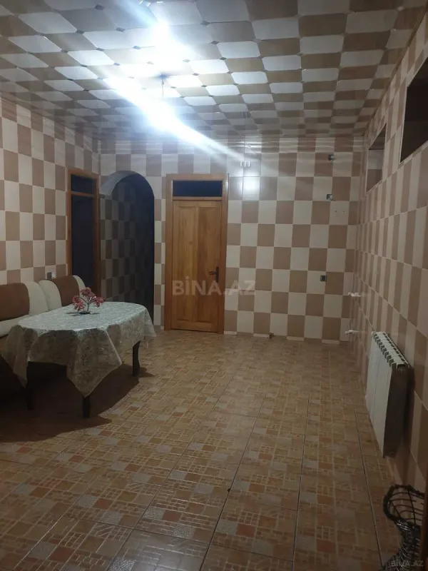 Satılır 6 otaqlı həyət evi 450 m²