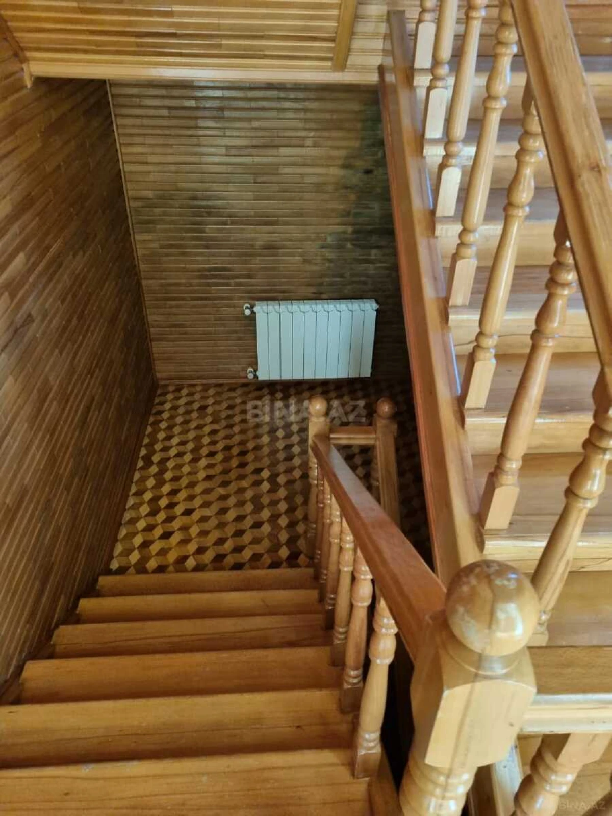 Satılır 6 otaqlı həyət evi 450 m²