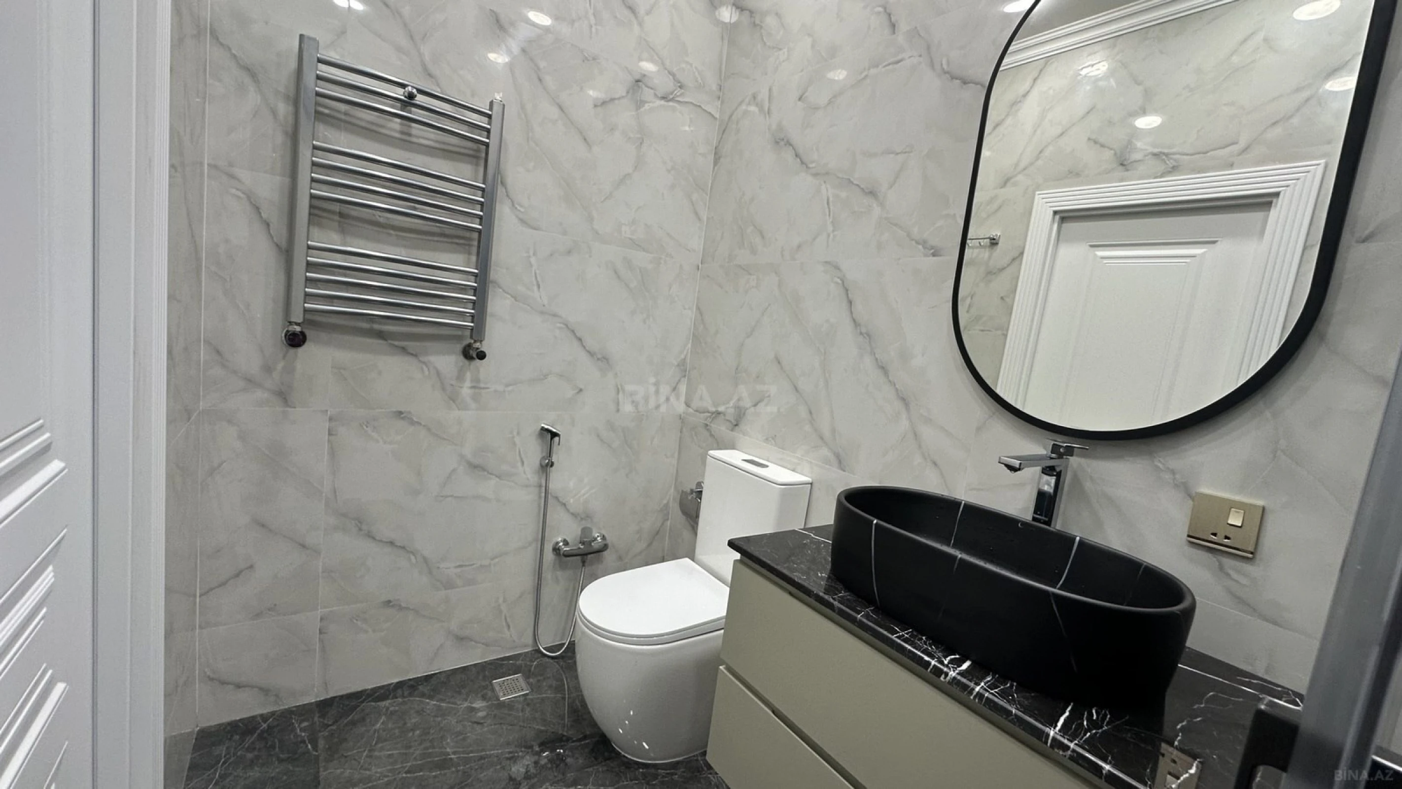 Satılır 2 otaqlı mənzil 66 m²