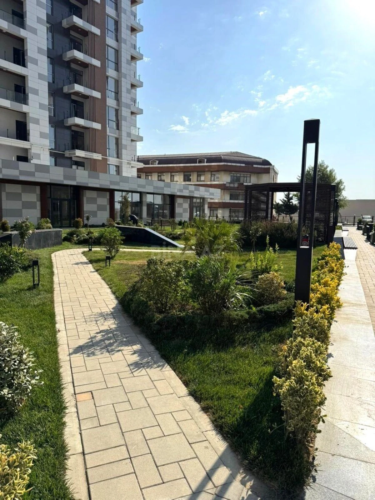 Satılır 2 otaqlı mənzil 70 m²