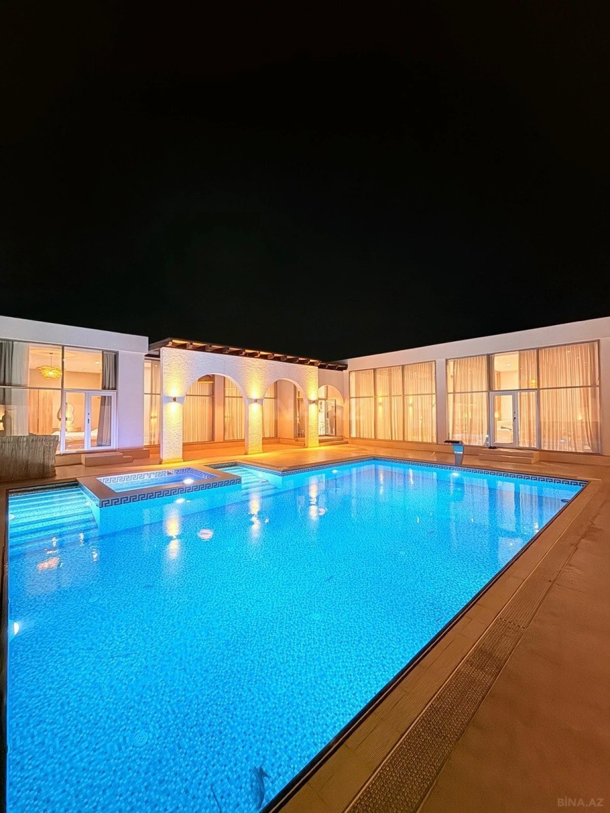 Kirayə verilir 4 otaqlı həyət evi 300 m²