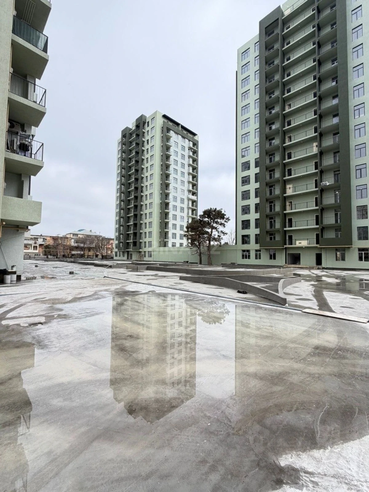 Satılır 3 otaqlı mənzil 147.9 m²