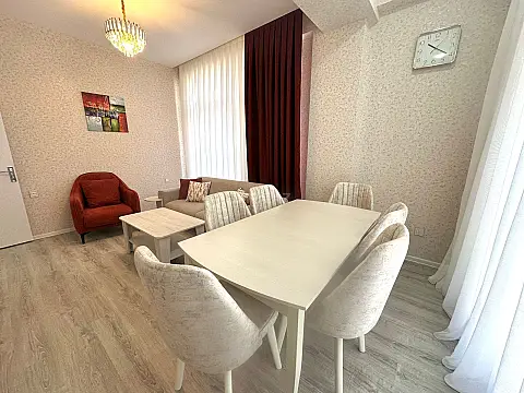 Kirayə verilir 2 otaqlı mənzil 60 m²