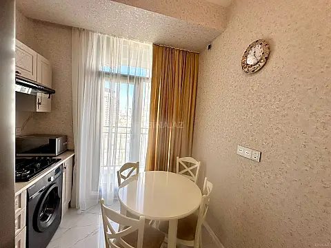 Kirayə verilir 2 otaqlı mənzil 60 m²