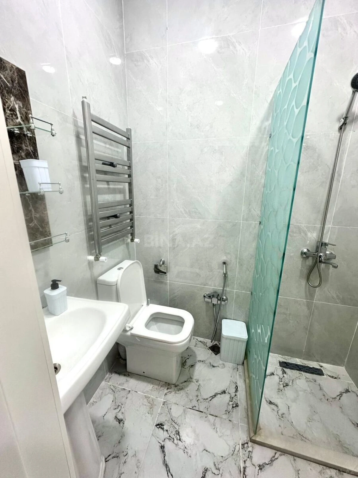 Kirayə verilir 2 otaqlı mənzil 60 m²